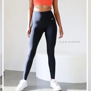 REIGN LEGGING - CRACKLE